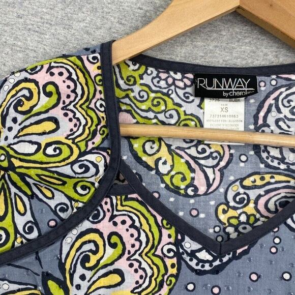 Runway by Cherokee Scrub Top Womens XS Gray Yellow Butterfly Fitted Healthcare - Picture 5 of 12
